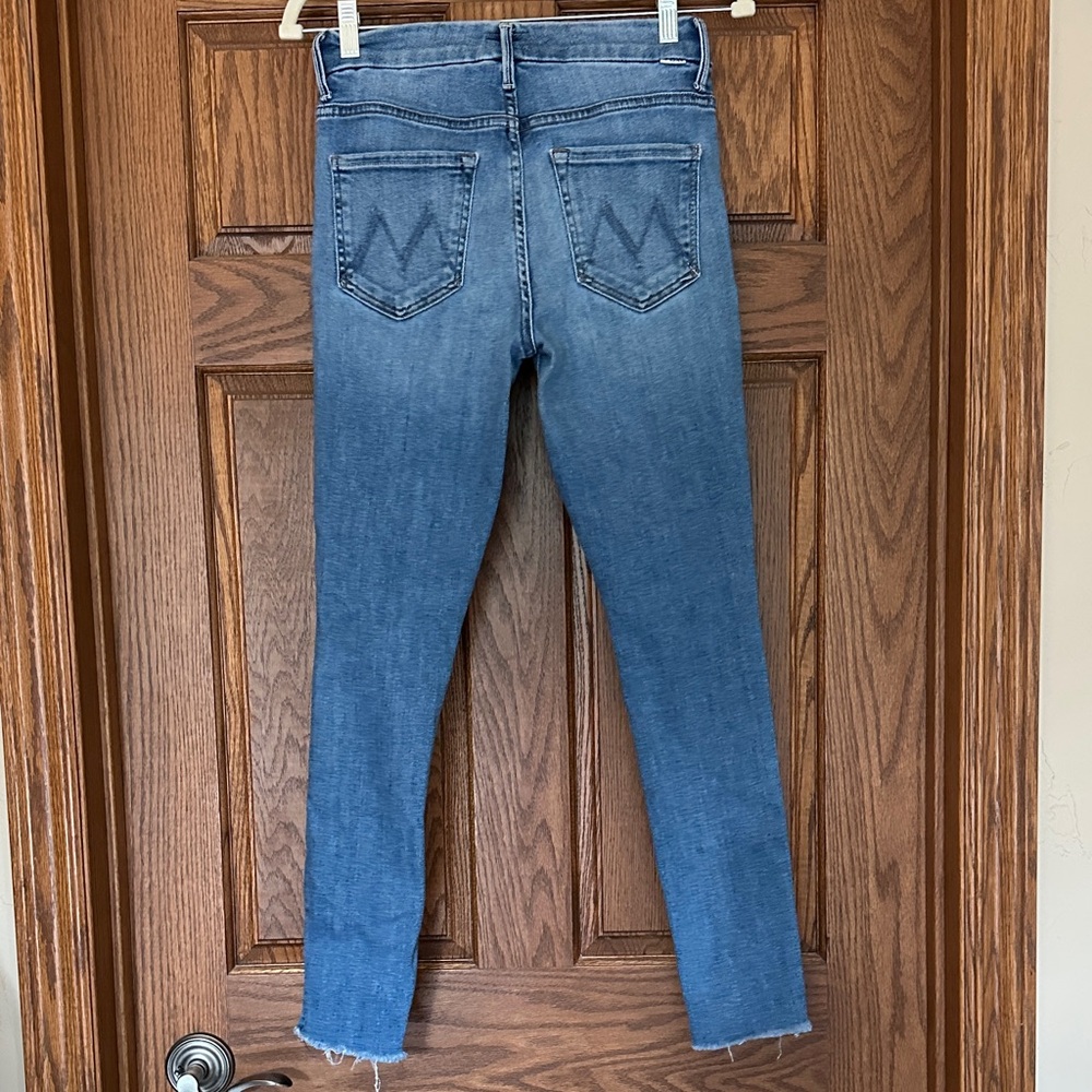 MOTHER The Looker Ankle Fray  in Medium Blue Wash
